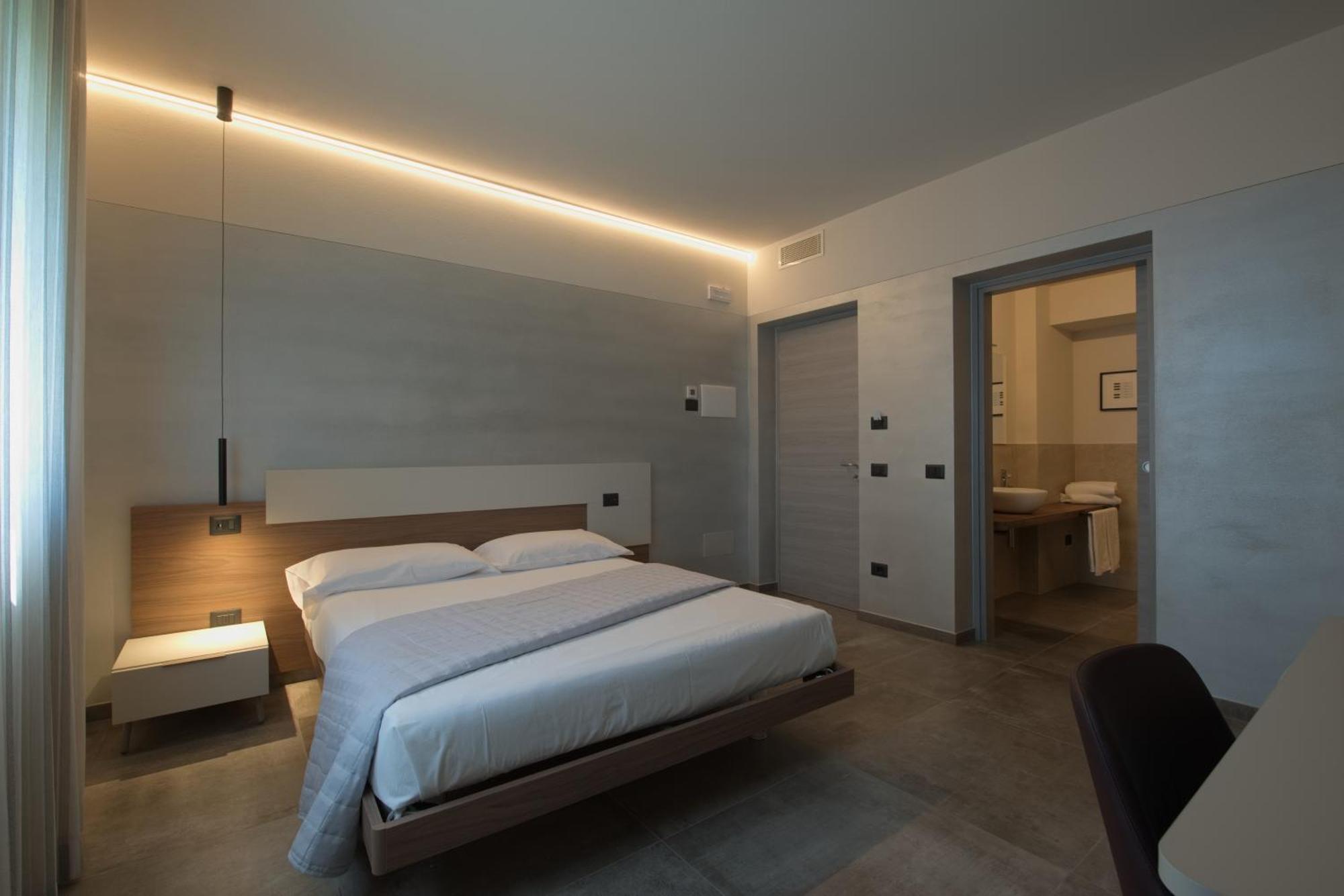 פסקיארה דל גארדה Via Goito 25 Rooms & Apartment מראה חיצוני תמונה